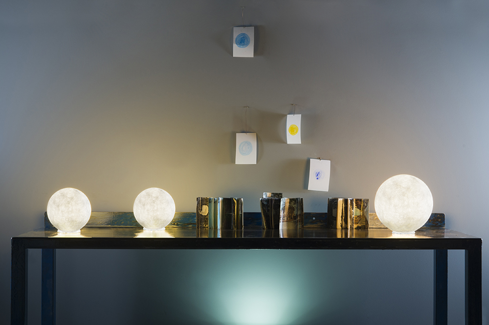 Lampada Da Tavolo T.Moon 1 In-Es Artdesign Collezione Luna Colore Bianco Dimensione  Diam. Ø 25 Cm